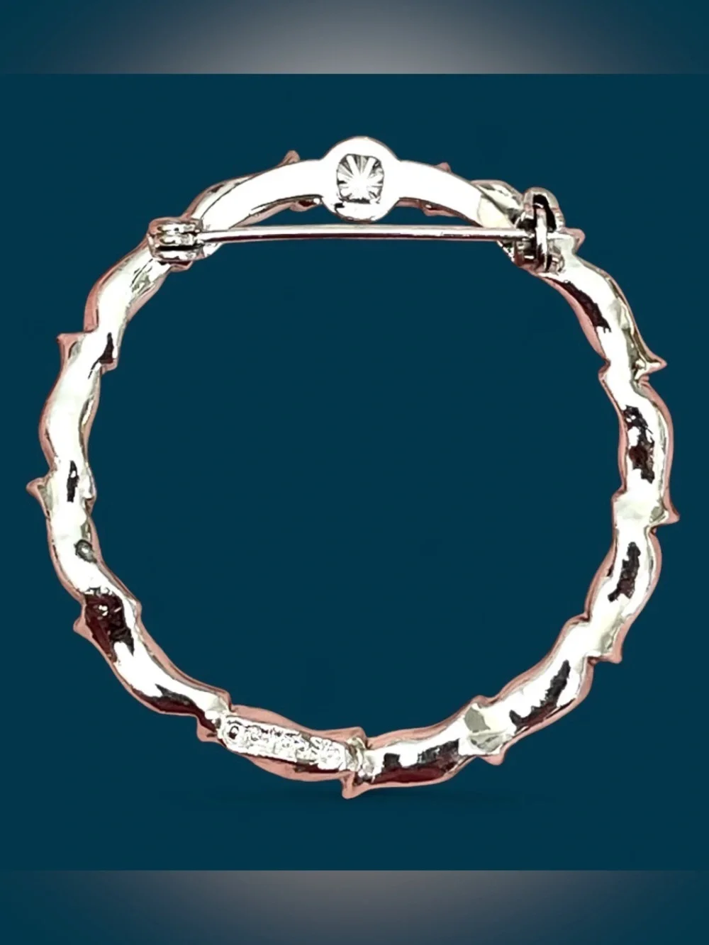 Gerry’s Vintage Silver Tone Leaf Wreath Brooch Pin Circle Minimalist Retro Mod